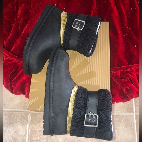 UGG Australia Black Suede Boots (6) NWT - Picture 3 of 6